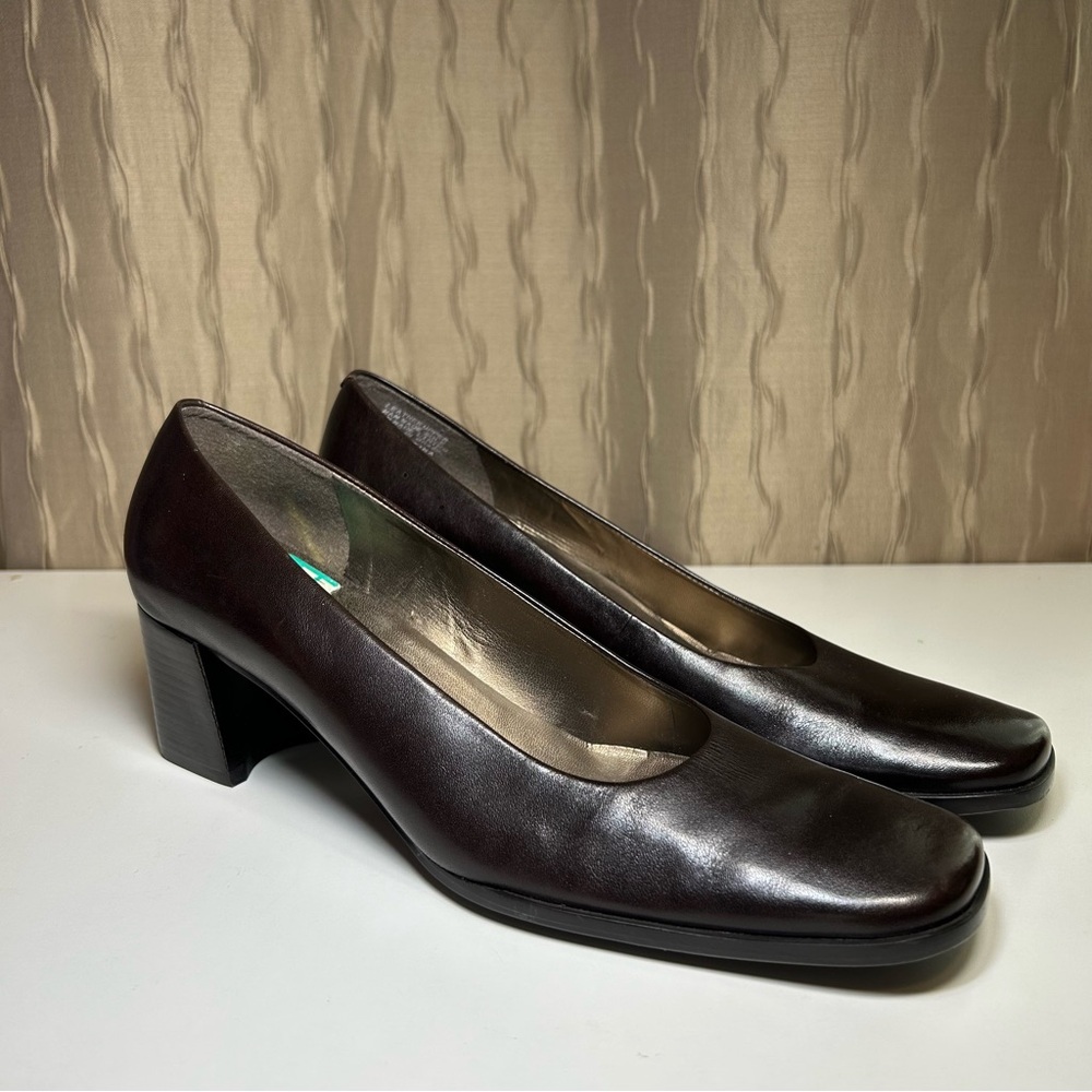 Enzo Angiolini Dark Brown Leather Block Heel Pumps - Picture 3 of 16